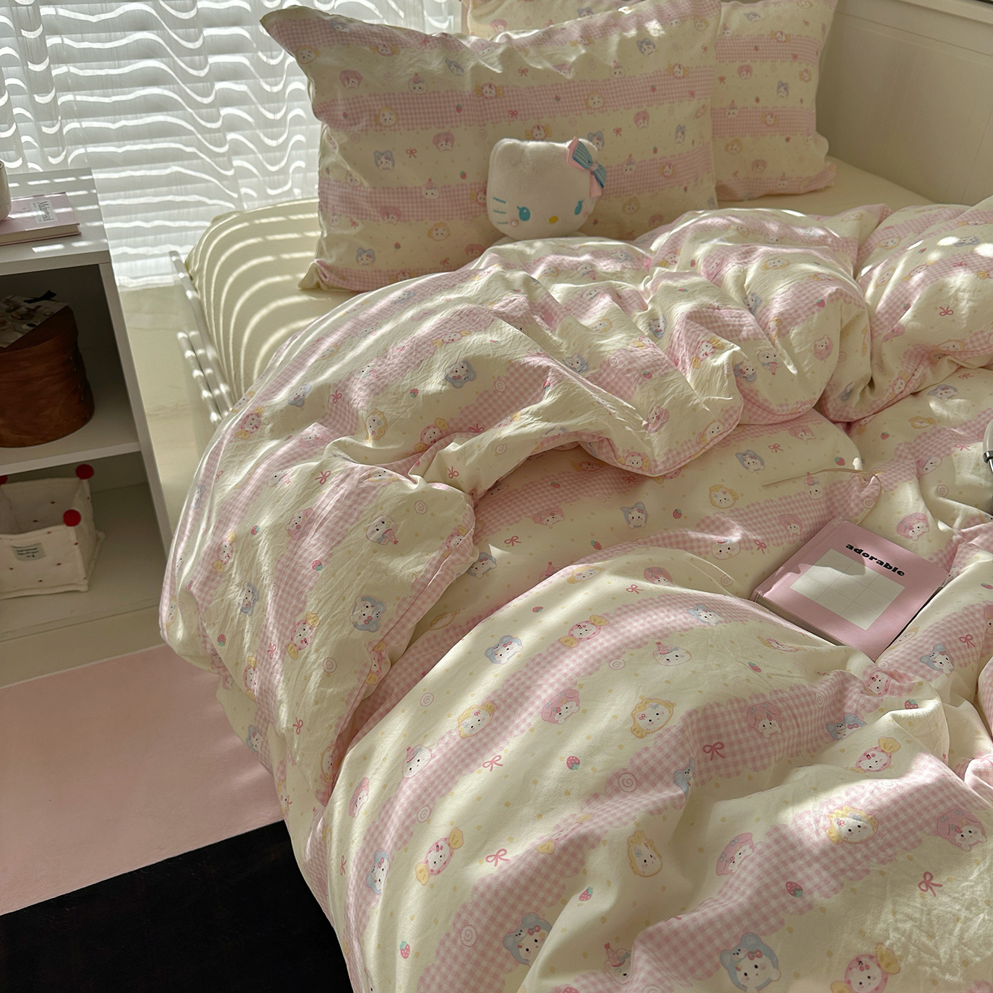 四件套家庭床品学生宿舍床上