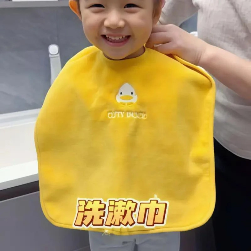 儿童洗漱巾宝宝洗脸刷牙防水围兜小孩洗脸神器大号婴儿口水巾毛巾