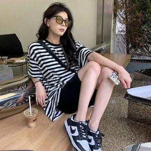 黑白条纹短袖t恤女2026夏季新款韩版欧货宽松中长版大版t别致上衣