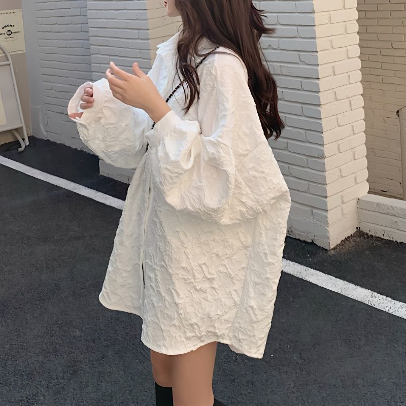 白色衬衫女春秋2026新款设计感浮雕花纹外套法式小众别致长袖上衣
