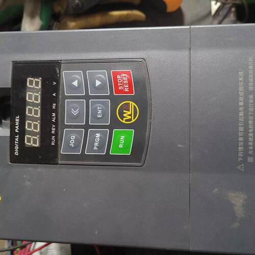 可维修E611S-03.7G-4T，WE，380V/，变频器