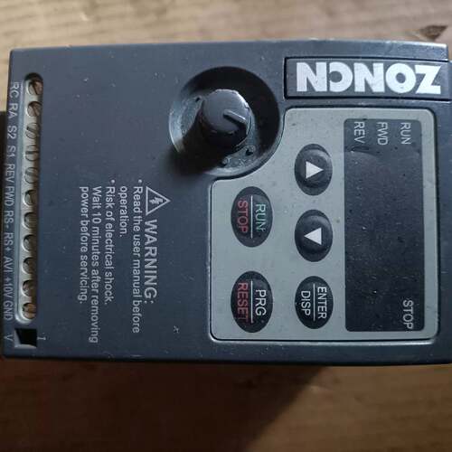 可维修NZ100-2R2G-2 220V 2.2KW，众辰变频器