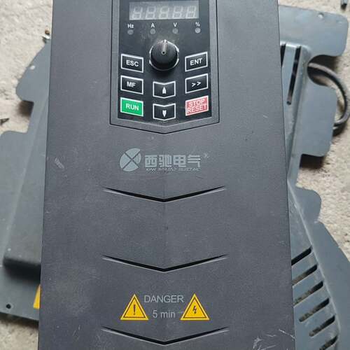 可维修CFC5000-4T-7.5G/11P-B 7，西驰变频器