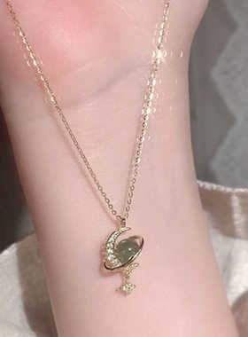 中式和田玉星月项链梦幻环绕星球月光石吊坠女精致锆石星星锁骨链