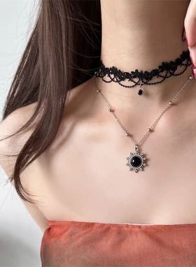 轻奢高级感黑色系蕾丝叠戴太阳花吊坠项链脖颈链配饰