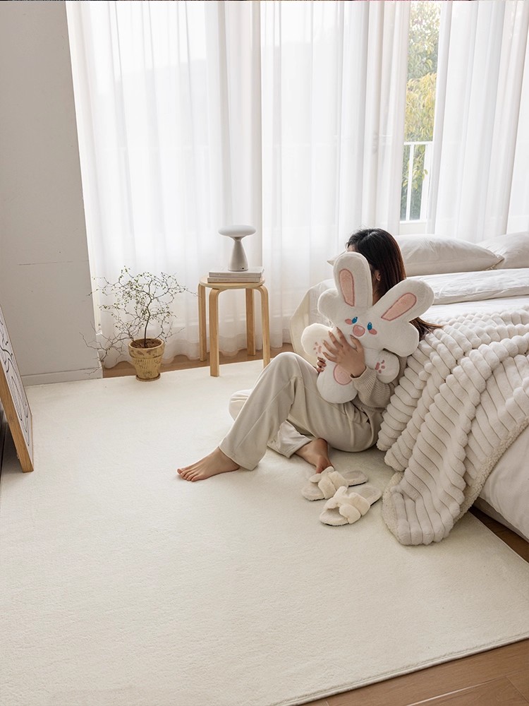 ins风奶白短绒床边地毯卧室满铺床前素色床下脚垫客厅地垫可裁剪