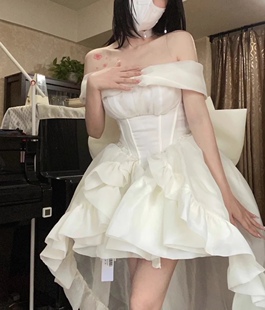 高定如心法式温柔风奶黄色抹胸连衣裙子女夏季在逃公主古着