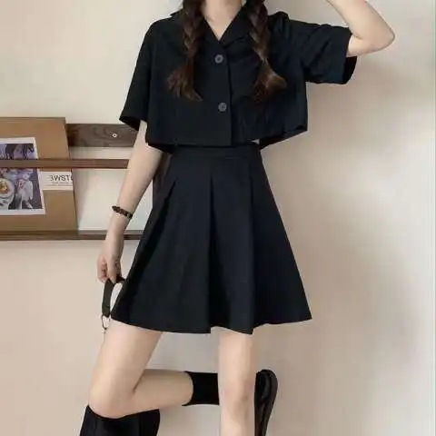 学院风高腰百褶半身裙a字短裙+黑色短款排扣西装领衬衫上衣两件套