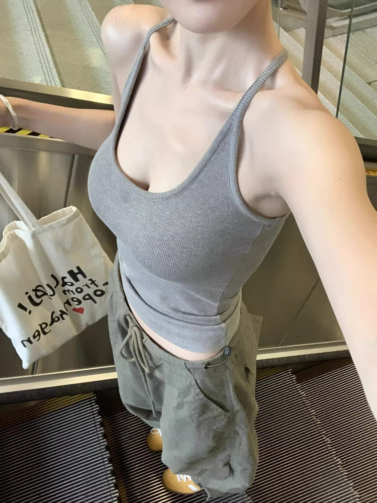 挂脖遮副乳灰色吊带带胸垫背心女夏外穿内搭美背打底修身无袖上衣