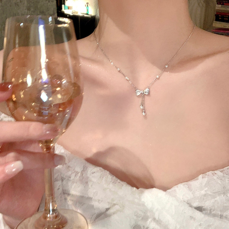 韩系珍珠蝴蝶结钛钢吊坠项链女轻奢小众气质名媛高级感锁骨链配饰