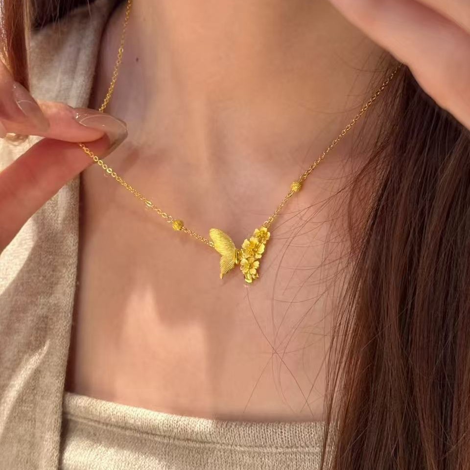 新中式繁花蝴蝶项链女新款小众轻奢精致拉丝蝴蝶吊坠气质锁骨链