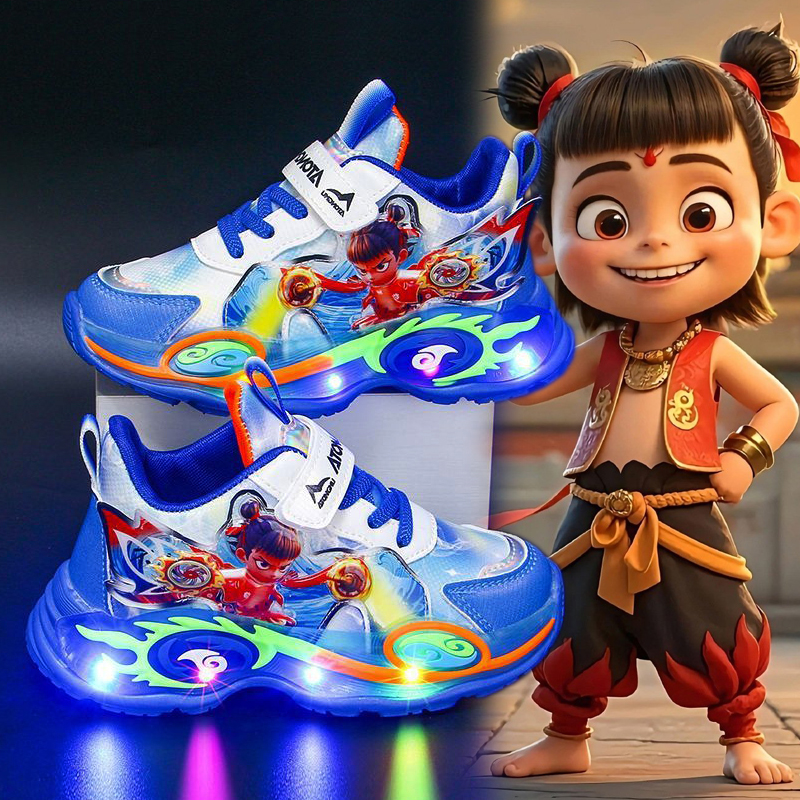 哪吒发光鞋子男童运动鞋2025新款儿童带灯宝宝皮面网面透气跑步鞋