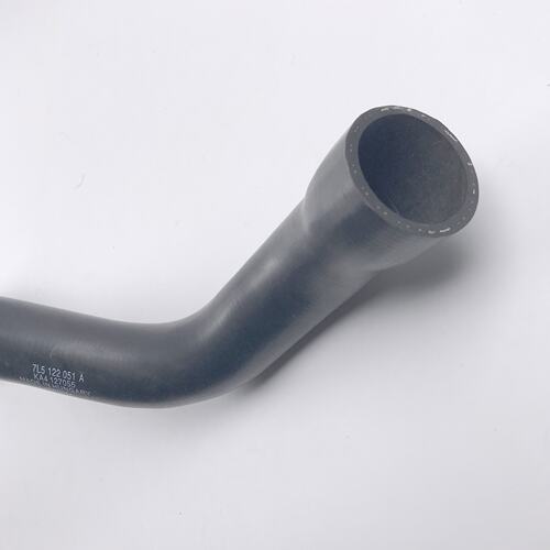 适用保时捷卡宴冷却液软管 水箱下水管95510623800 7L5122051A
