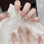 玫瑰森林罗曼蒂克手工穿戴甲法式长款戴钻显白小众美甲成品指甲贴