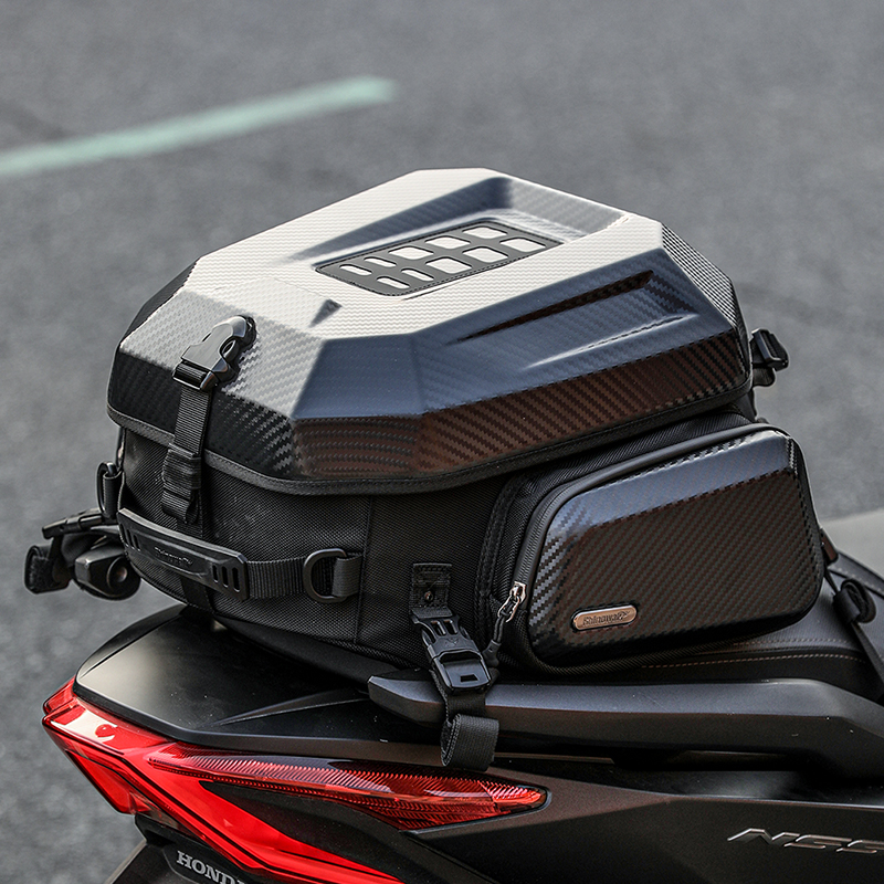 犀牛摩托车尾包仿赛后座包尾箱硬壳机车骑行装备全盔包双肩背包