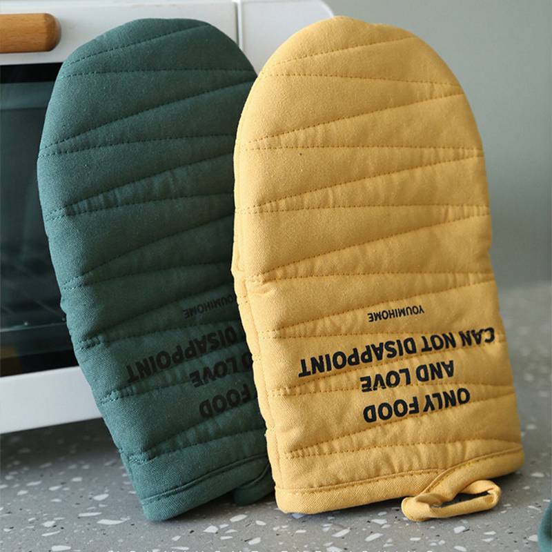 Kitchen Insulation Gloves Oven Mitts Letter Pattern Pad