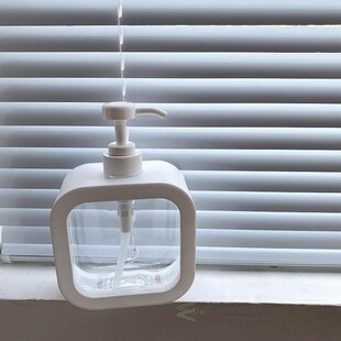 500ml White Soap Dispenser Bottle Hand Sanitizer Bottle Hair