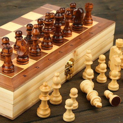 Magnetic Wooden Folding Chess Set with Felted  Board Interio