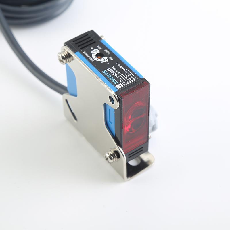 方形光电开关漫反射 E3JK-DS50M1直流五线继电器输出12V-24VDC传