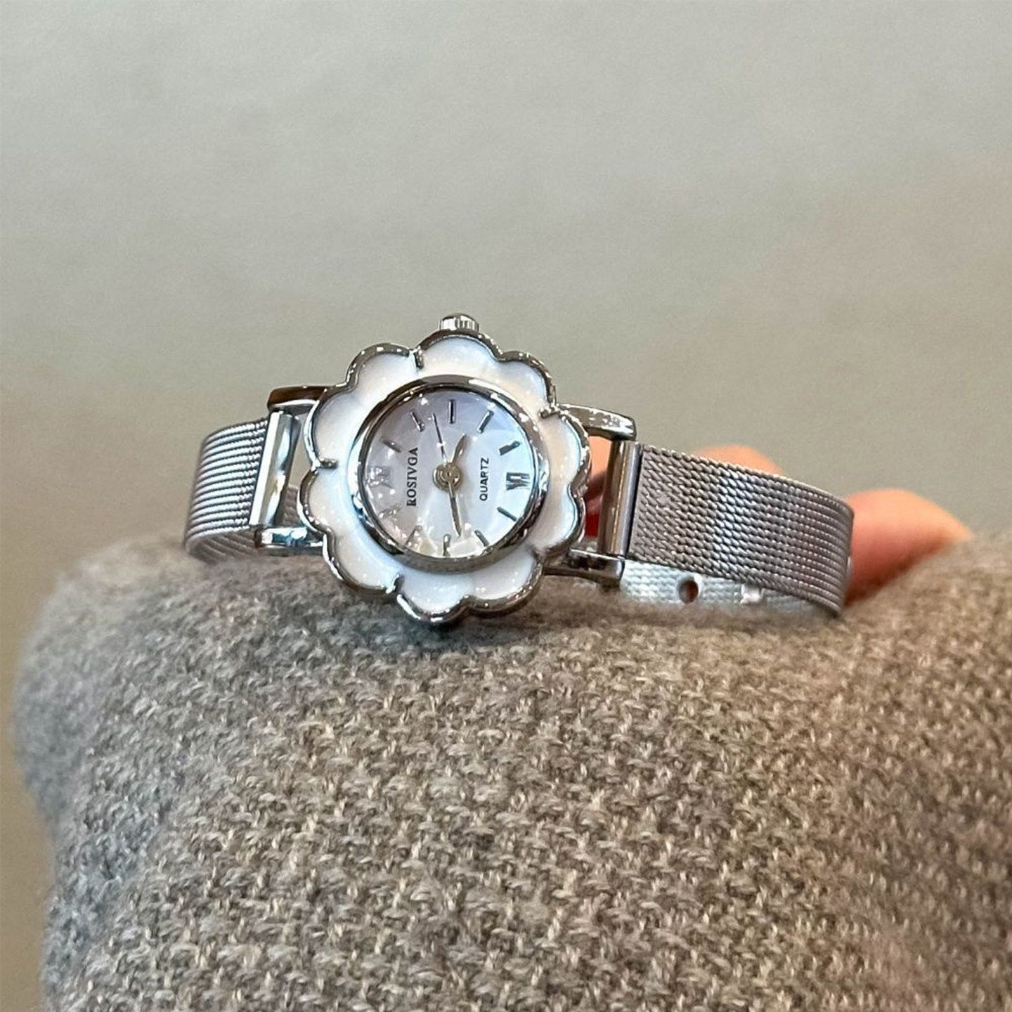 2026新款山茶花手表女款学生初高中高级感小众只看时间指节日礼品