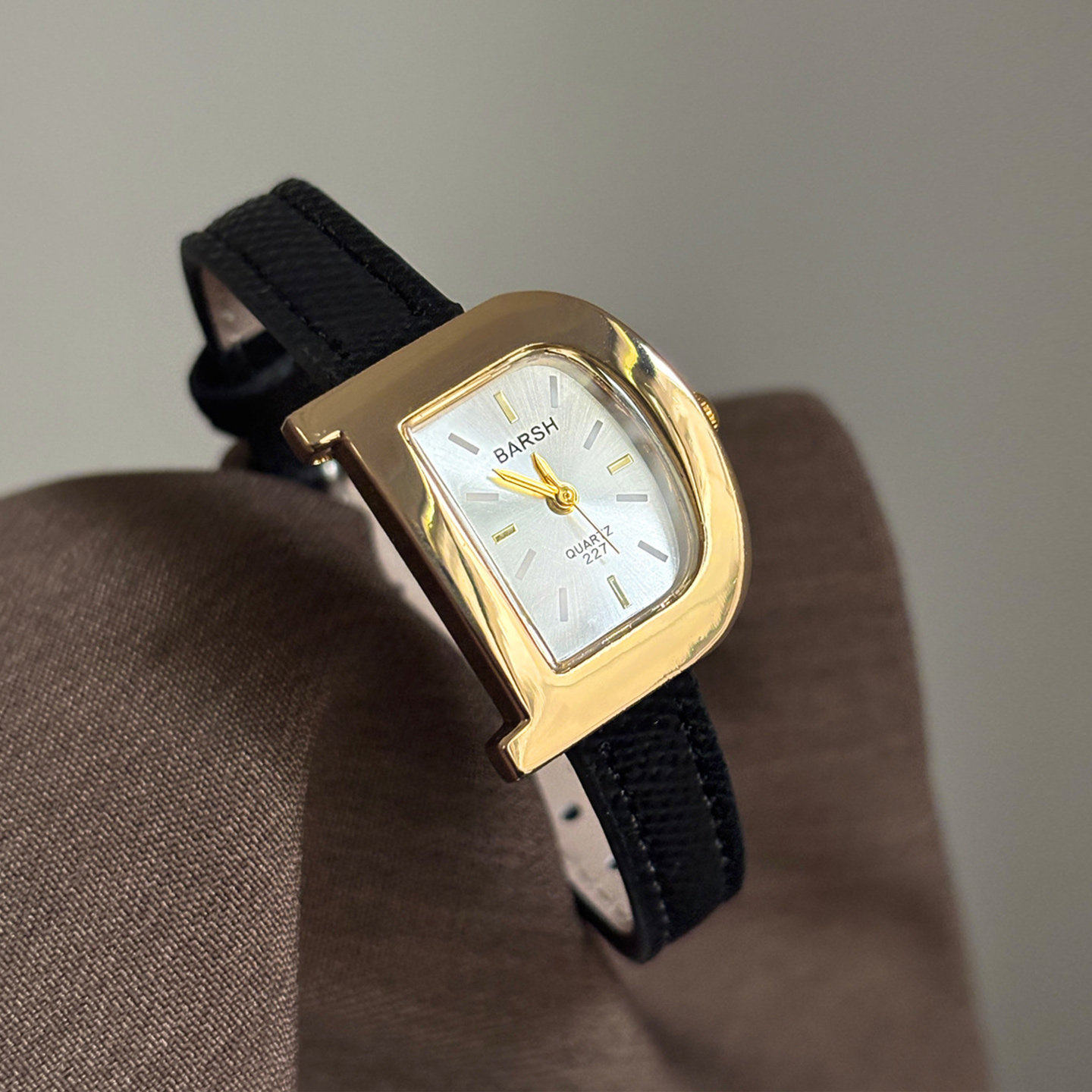 BRASH小众个性D形手表女款大学生上班族轻奢高级感2026新节日礼品
