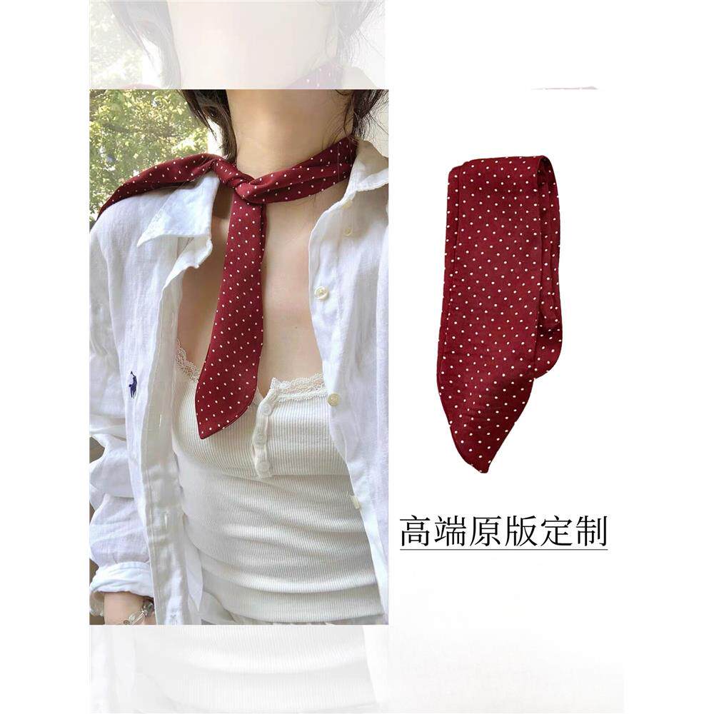 韩女穿搭~吸睛红色波点丝