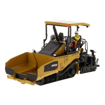 Hydraulic Excavator Truck AP655F Tracked Asphalt Paver Vehic