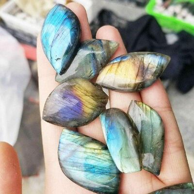 1pc Top Natural Labradorite Crystal Moonstone Rough