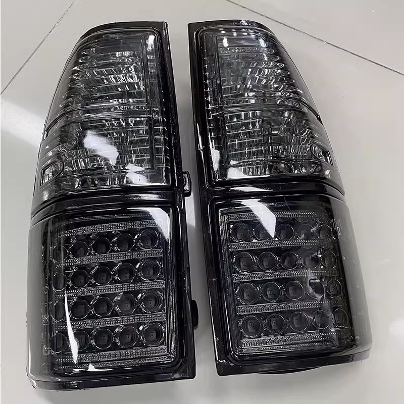适用于丰田霸道3400 LC90/FJ95 2700北汽陆霸改装尾灯熏黑色对装