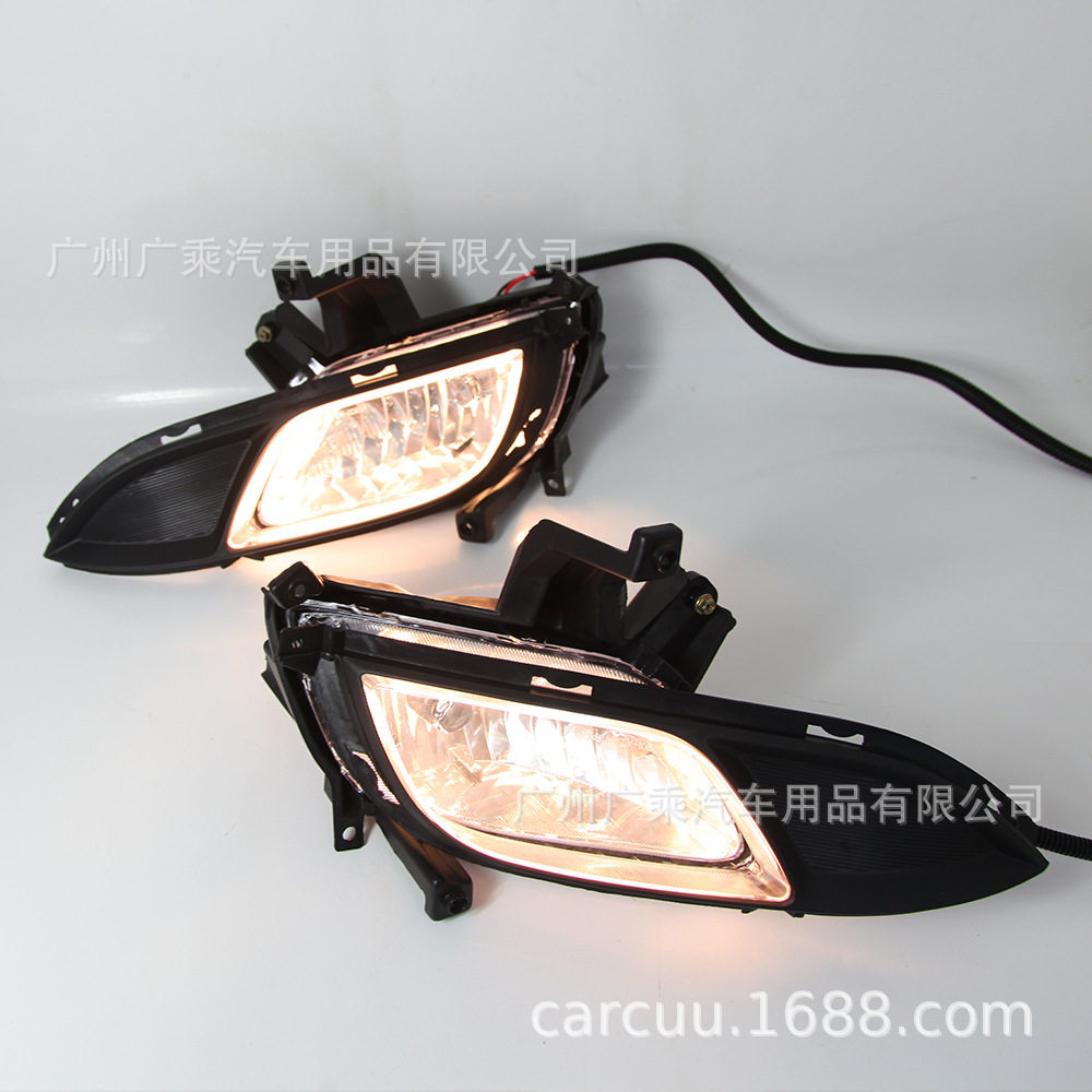 适用于2014款起亚K3赛拉图Forte雾灯 13-16起亚K3雾灯