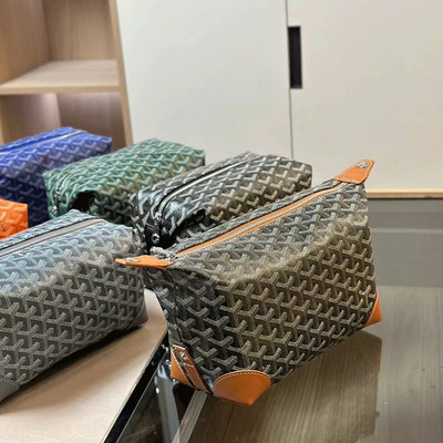 跨境真皮手拿洗漱包狗狗化妆包收纳袋印花拉链豆腐包清仓尾货