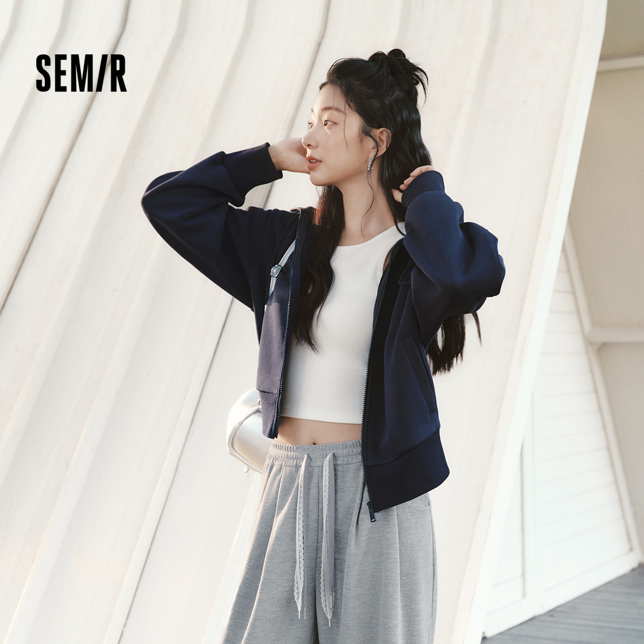 森马时尚弯刀袖灯笼袖连帽外套女