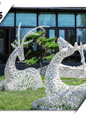不锈钢鹿雕塑定制金属拉丝镂空几何镜面鹿园林景观户外售楼处摆件