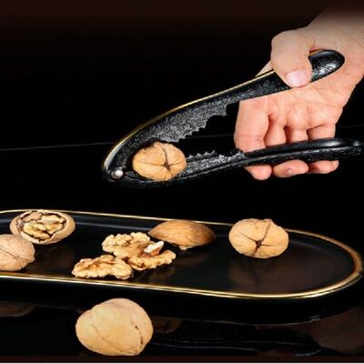 Walnut Clip Nutshell Nuts Cracker Latch Remover Breaker Nut