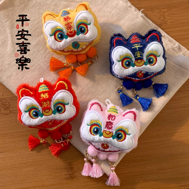 新年可爱毛绒醒狮流苏胸针元宝公仔背包玩偶装饰别针学生小礼品