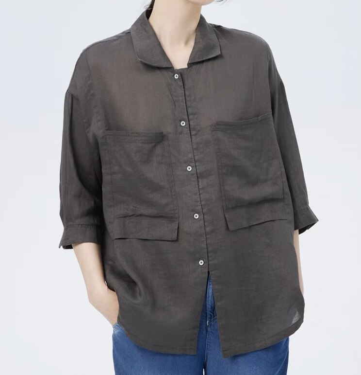 斯琴2023夏专柜正品女深灰色翻领单排扣落肩长袖长衬衫BCXS02517