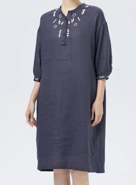 斯琴2023夏专柜正品蓝色套头刺绣落肩七分袖中长连衣裙BCXQ002108