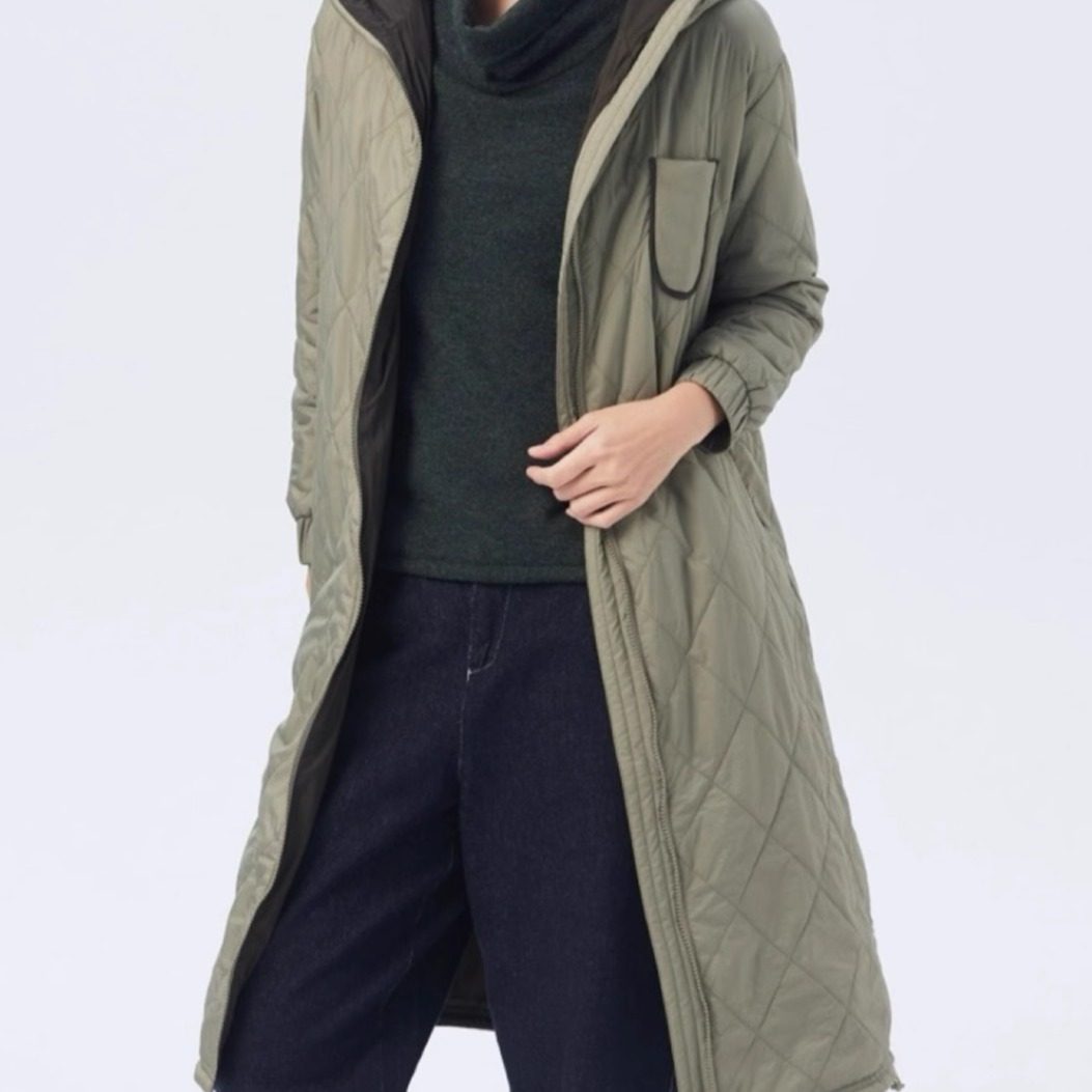 斯琴2023年专柜正品女绿色菱格连帽拉链落肩长款薄棉服 BCDS03104