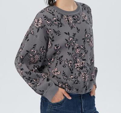 斯琴2022秋新灰粉色纯棉圆领套头提花松休闲编织衫BBQB00396 799