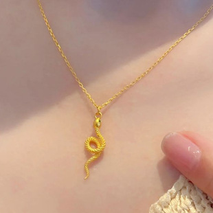新款小灵蛇项链小众设计简约蛇形吊坠锁骨链百搭高级感颈链潮