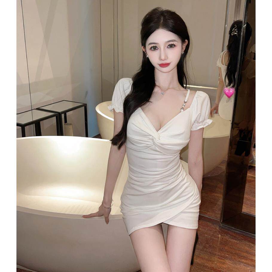 法式吊带连衣裙女夏季新款夜店性感名媛露肩纯欲褶皱包臀辣妹短裙