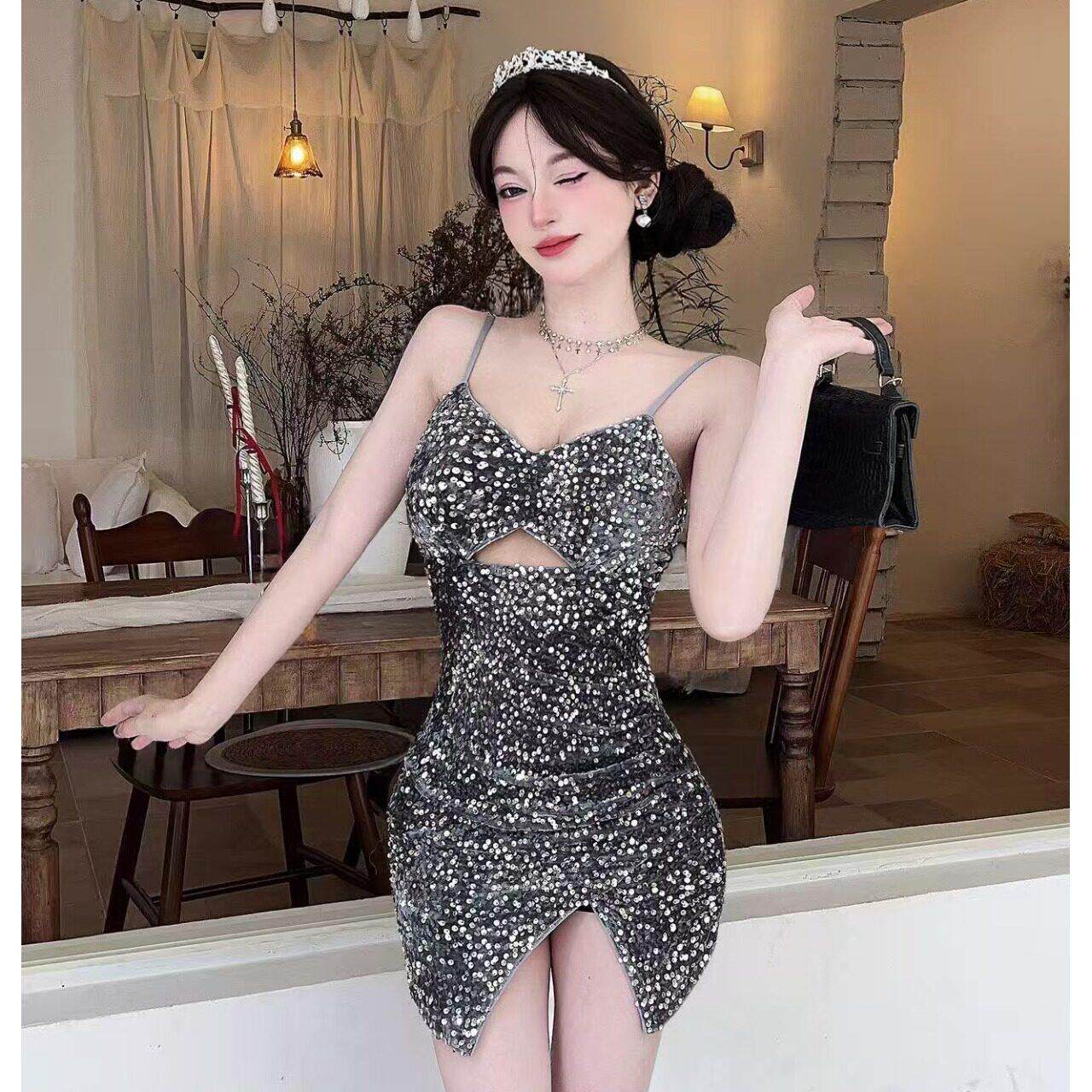 夜场店闪亮珠片性感低胸吊带包臀收腰紧身连衣裙酒吧蹦迪辣妹短裙