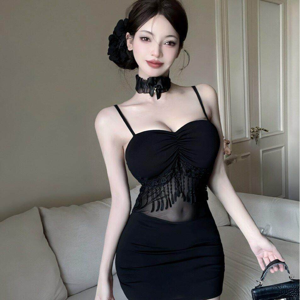 夜场低胸黑色蕾丝吊带洋装女2026新款小众收腰性感镂空包臀裙