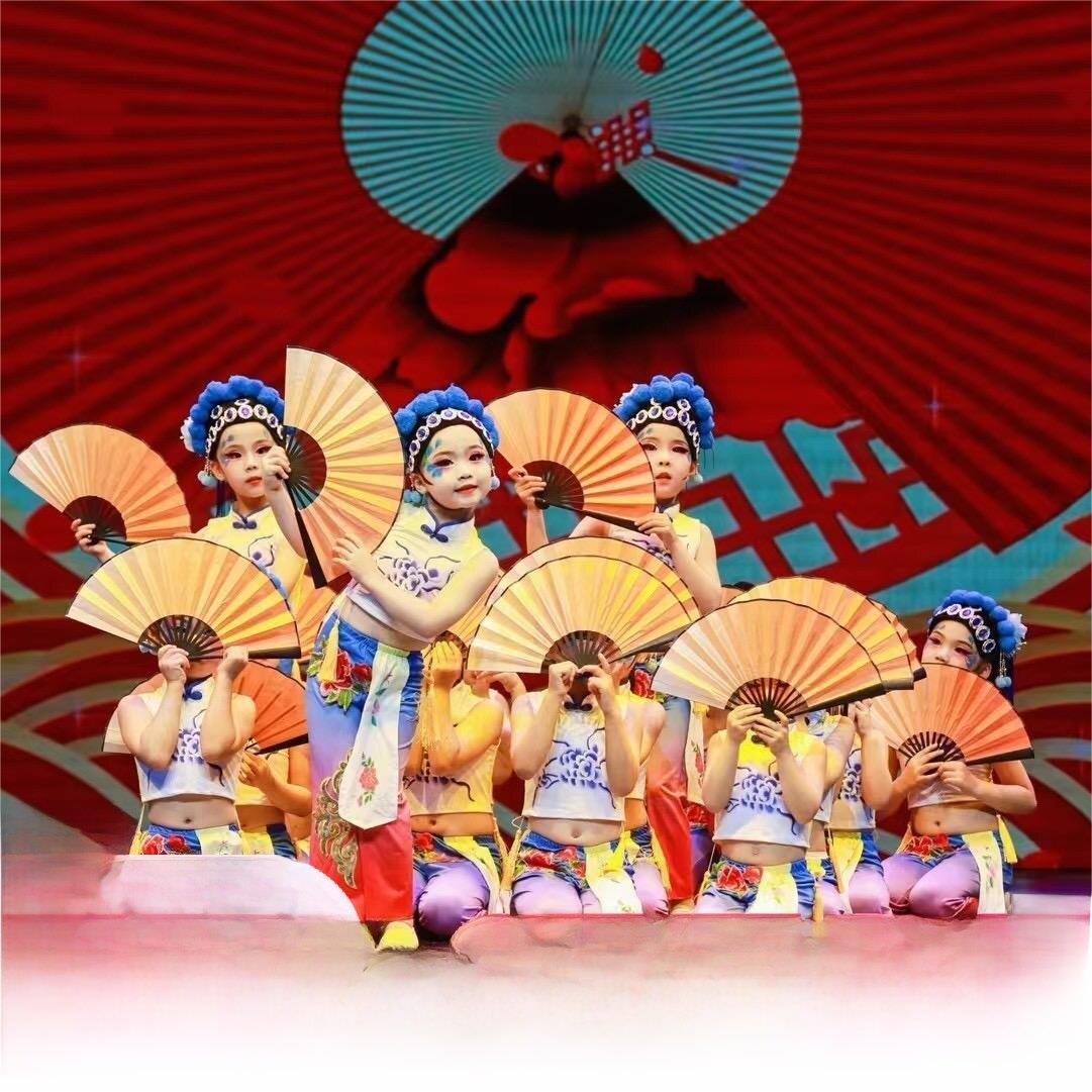 粉墨花旦演出服儿童俏花旦舞蹈服戏曲古典舞粉墨登场梨花颂表演服