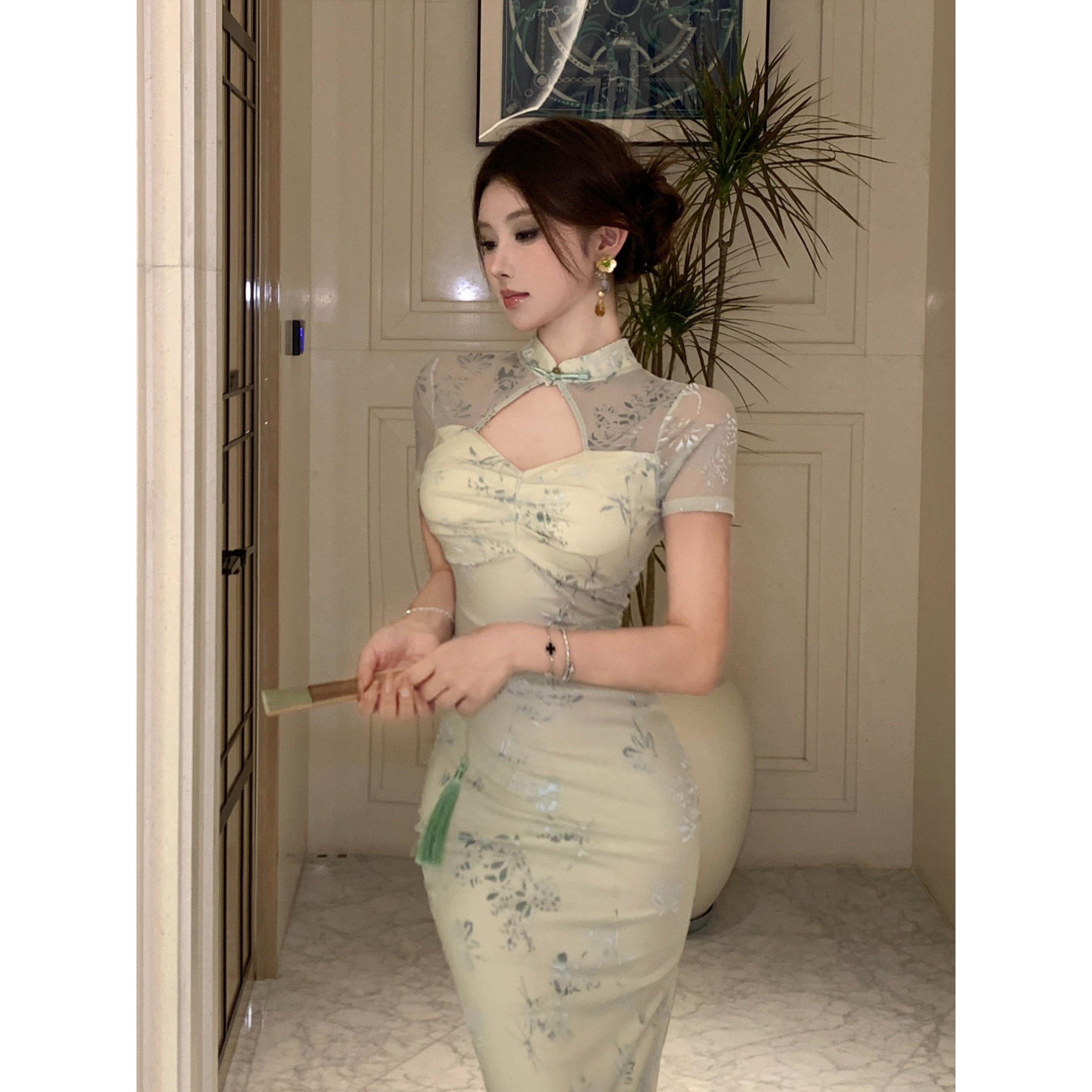 夏季新中国风长旗袍，剪裁优雅，修身，改良民族风服饰，女主播直