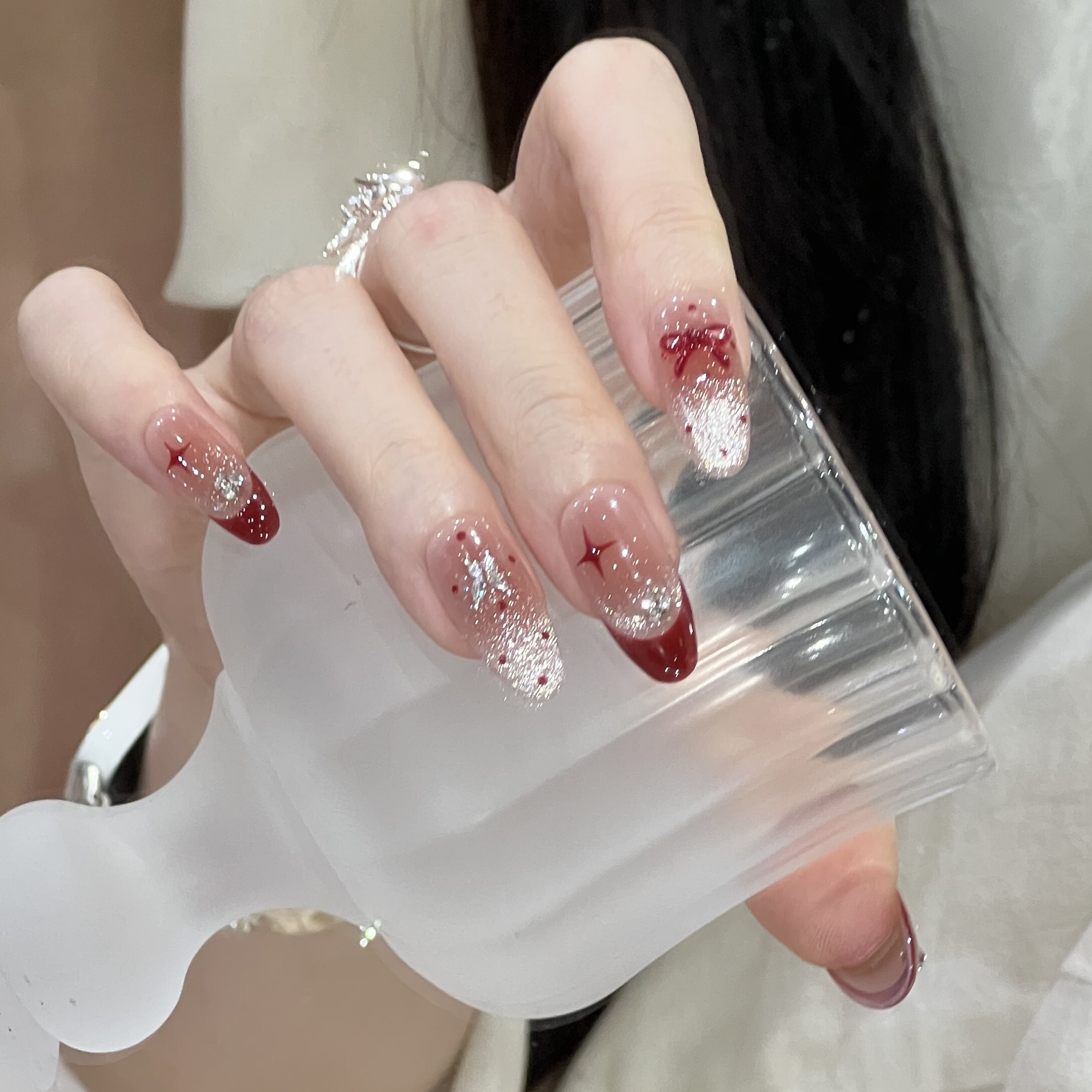 显白酒红蝴蝶结成品美甲贴片图片