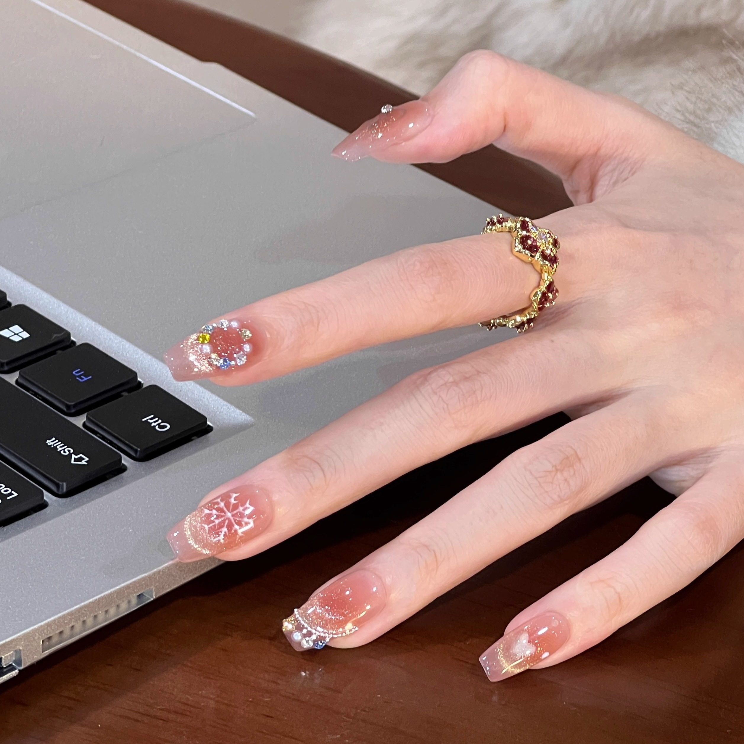 艺人法式猫眼轻奢手工美甲穿戴甲短款圣诞纯欲裸色高级感指甲贴片,彩妆/香水/美妆工具,穿戴甲/甲片,淘宝优惠券,粉丝福利购,淘宝优惠卷