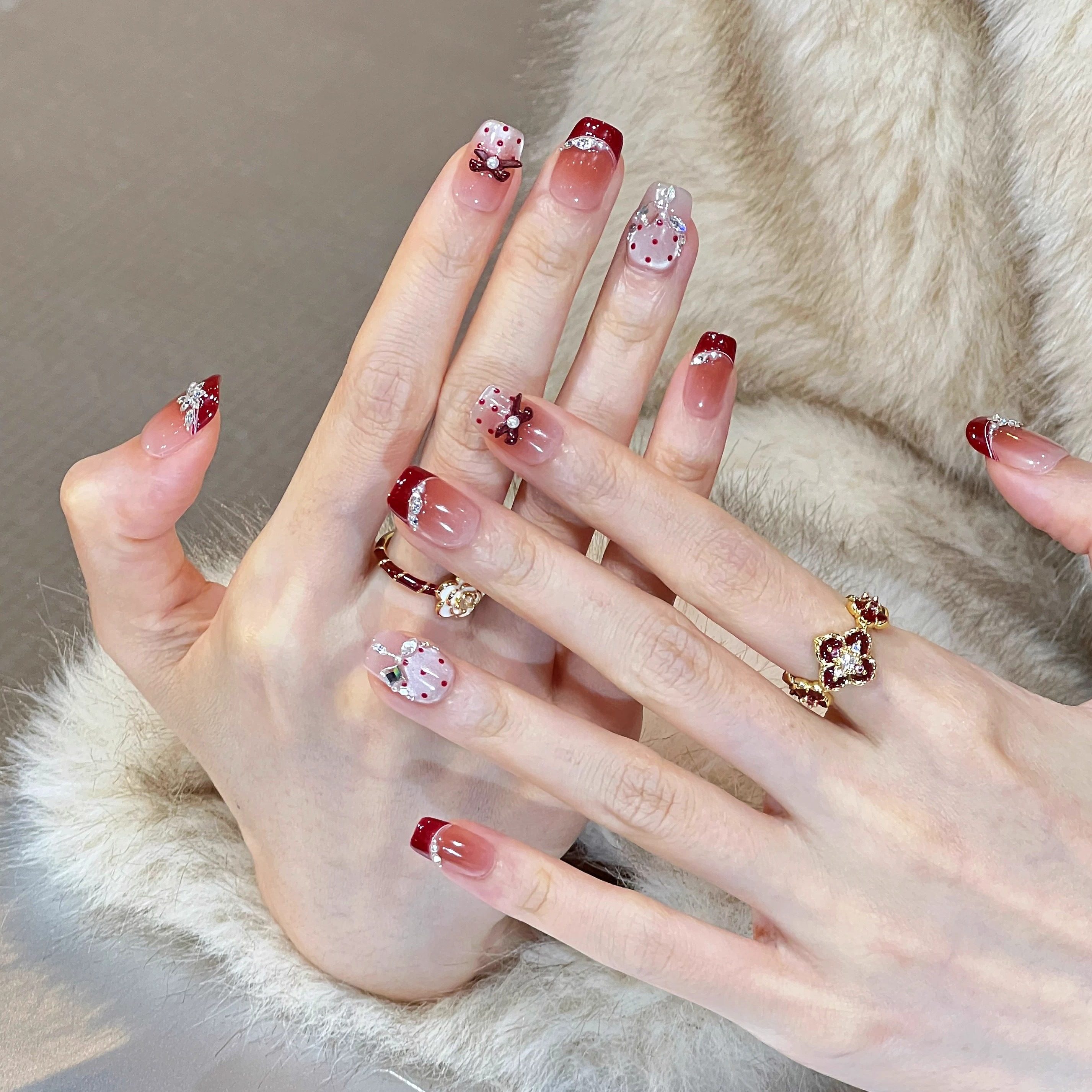 艺人超短款红色法式猫眼轻奢闪钻纯手工美甲穿戴甲显白婚甲高级感,彩妆/香水/美妆工具,穿戴甲/甲片,淘宝优惠券,粉丝福利购,淘宝优惠卷