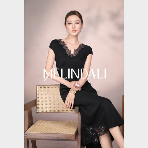 MELINDA LI【缪斯】浪漫法式优雅蕾丝刺绣斜裁收腰醋酸吊带连衣裙