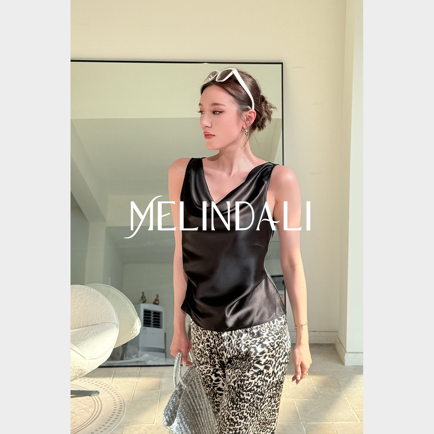 MELINDA LI【丝滑可可】私服韩国进口醋酸荡领捏褶收腰气质上衣